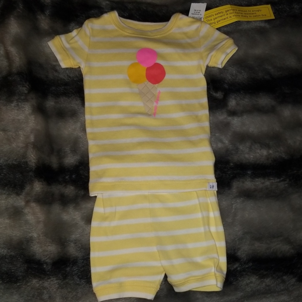 Baby gap pajamas
